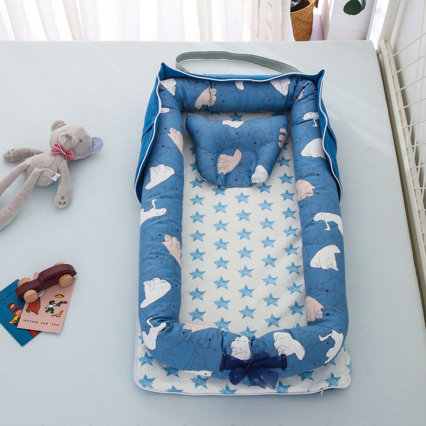 Compact travel baby bed – breathable and washable cotton lounger